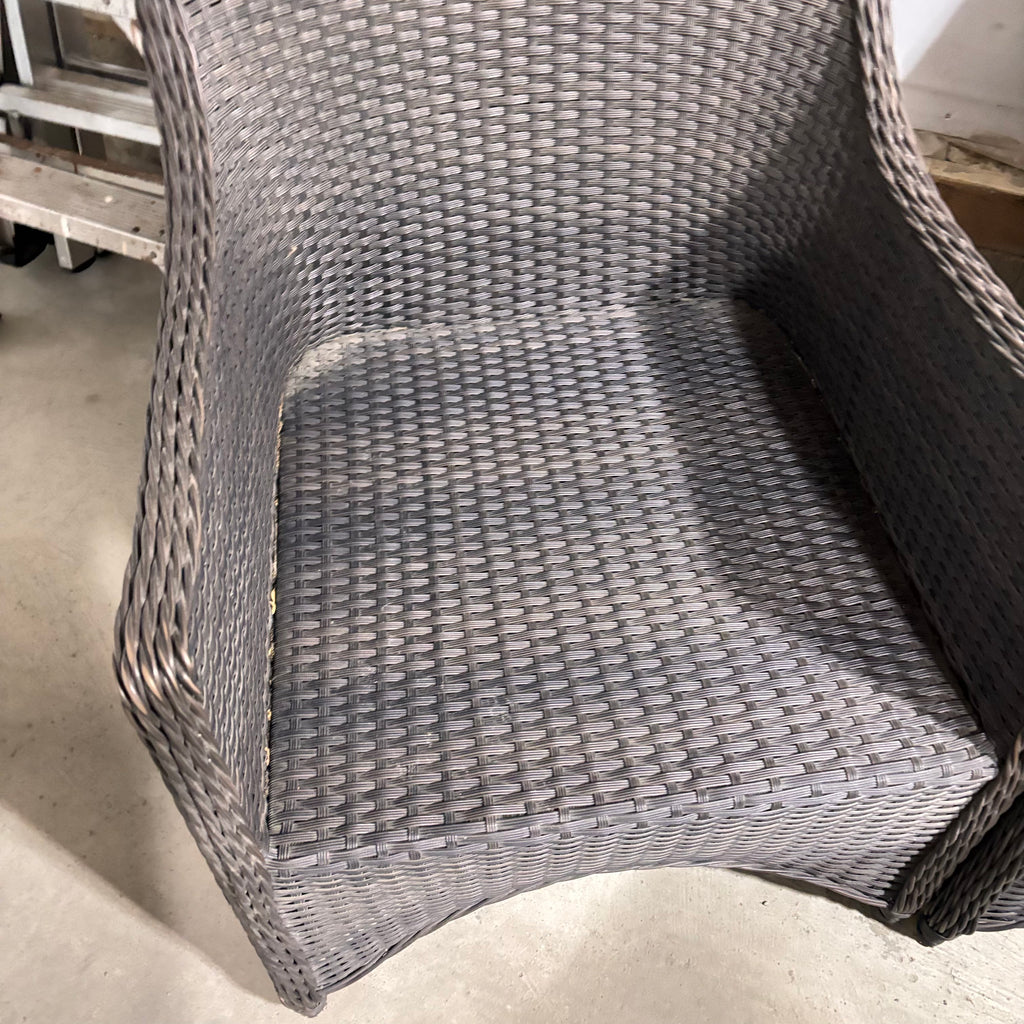 K337 4 Piece Outdoor Wicker Patio Set (2 chairs, 1 love seat and table)