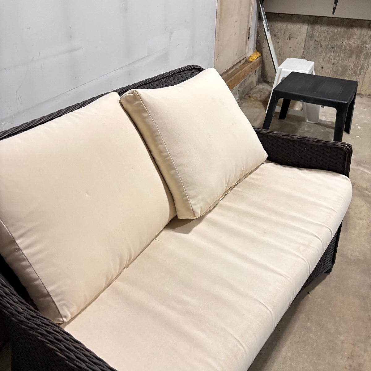K337 4 Piece Outdoor Wicker Patio Set (2 chairs, 1 love seat and table)