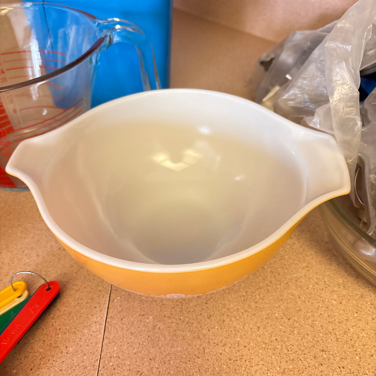 K362 Vintage Kitchen Grouping (pyrex and more)