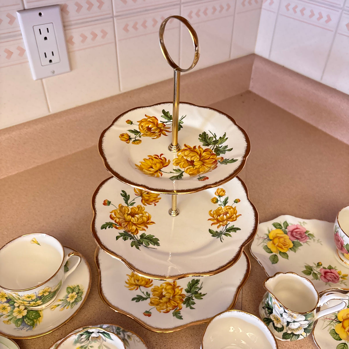 K363 Vintage china grouping (assorted patterns)