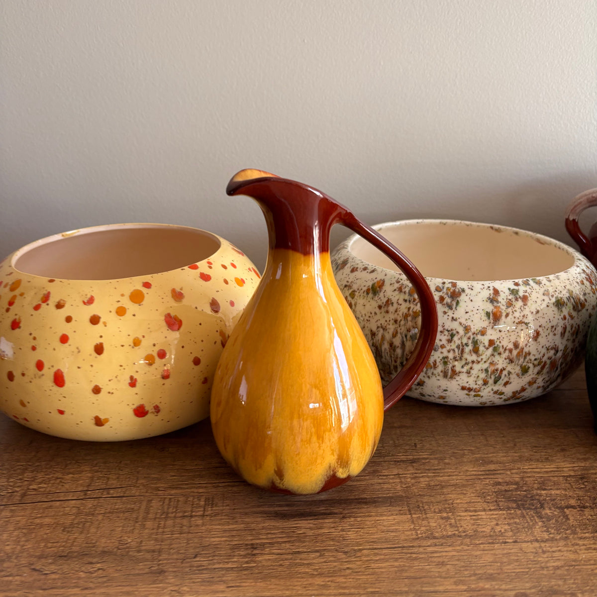 K368 Vintage Pottery Grouping (Blue Mountain Pottery and more)