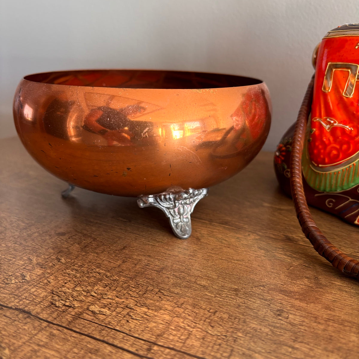 K370 Vintage Decor Grouping (camel tea pot and more)