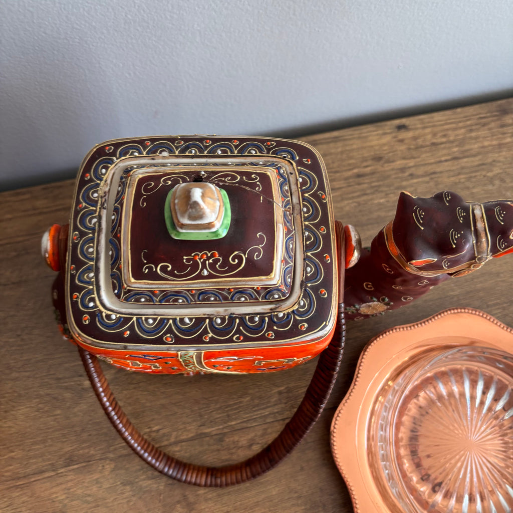 K370 Vintage Decor Grouping (camel tea pot and more)