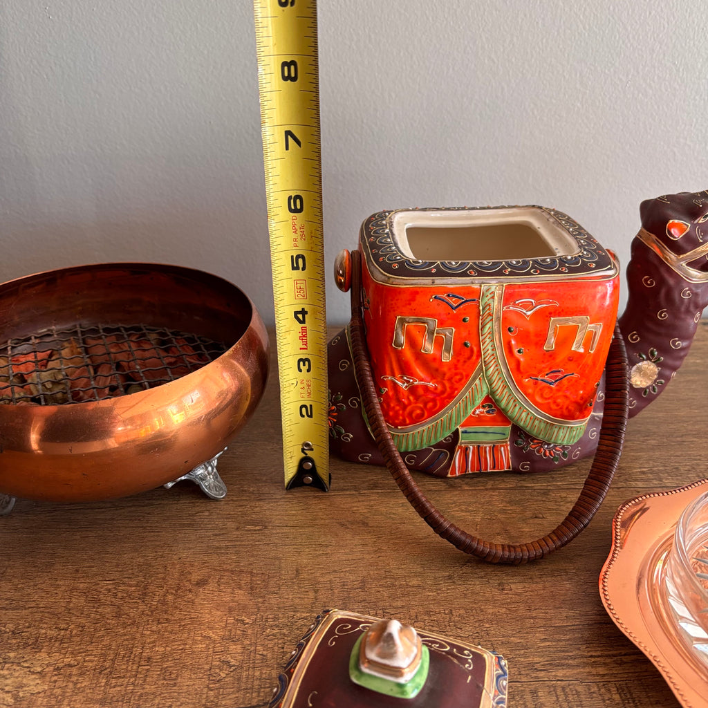 K370 Vintage Decor Grouping (camel tea pot and more)