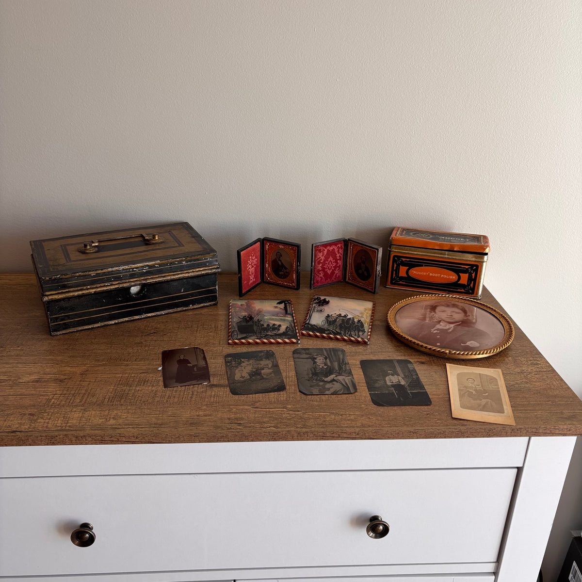 K371 Vintage Grouping (vintage picture frames and more)