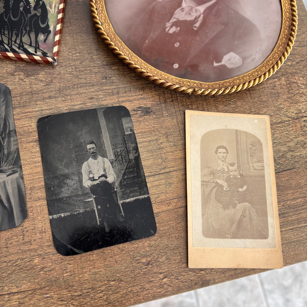 K371 Vintage Grouping (vintage picture frames and more)