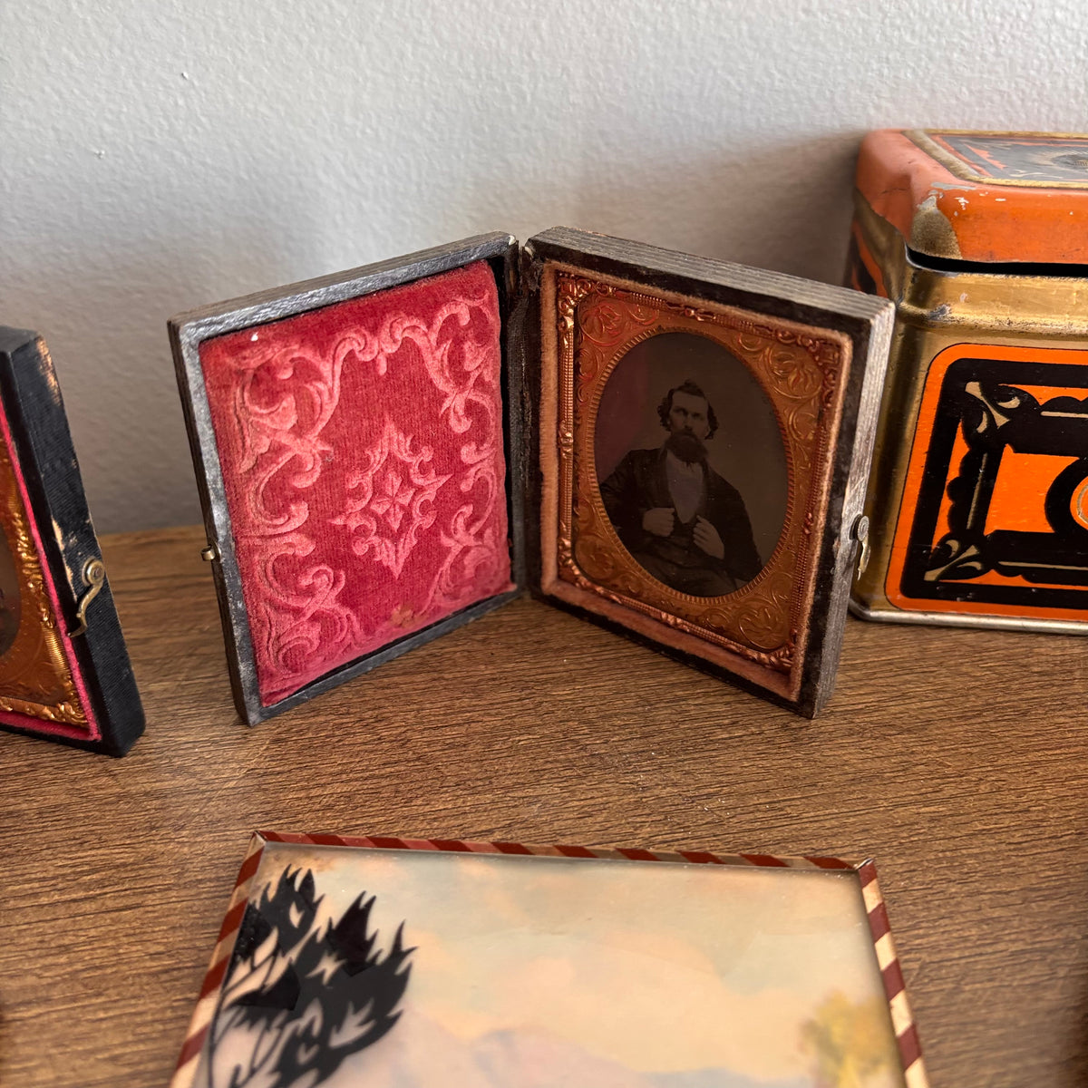 K371 Vintage Grouping (vintage picture frames and more)