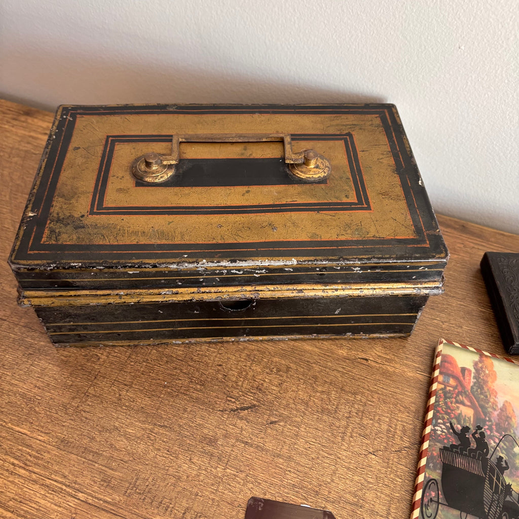 K371 Vintage Grouping (vintage picture frames and more)