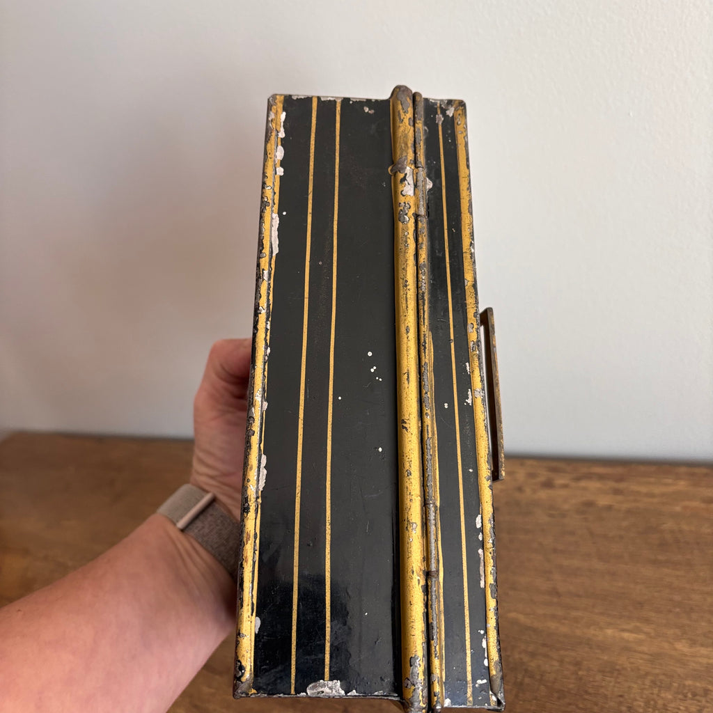 K371 Vintage Grouping (vintage picture frames and more)