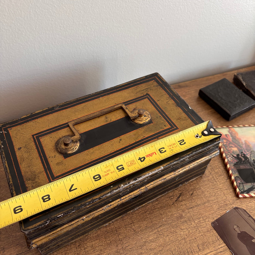 K371 Vintage Grouping (vintage picture frames and more)
