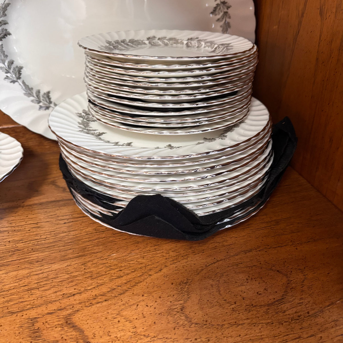K382 Aynsley "Oak" pattern china grouping (56 pieces plus covers)