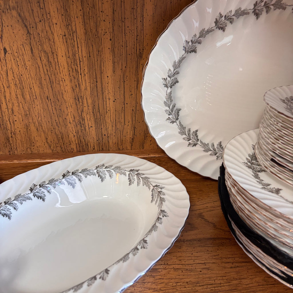 K382 Aynsley "Oak" pattern china grouping (56 pieces plus covers)