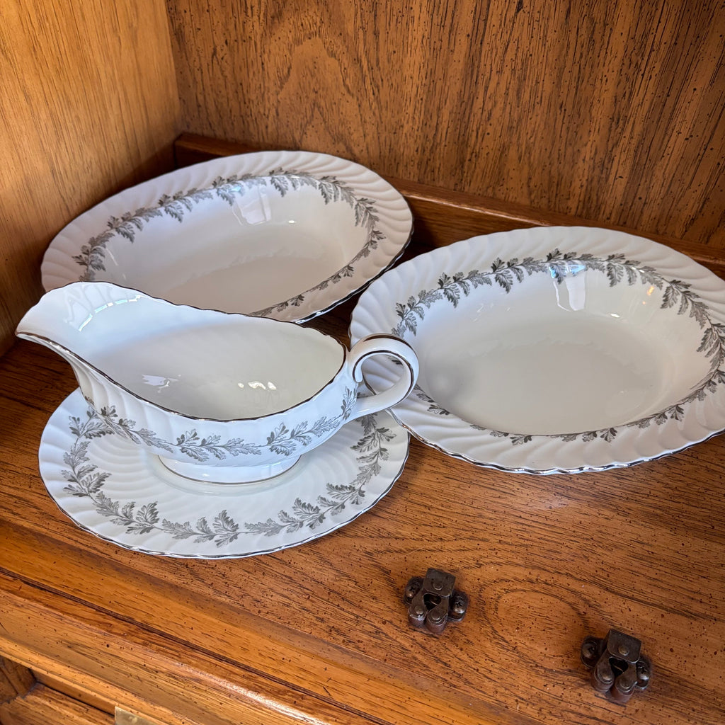 K382 Aynsley "Oak" pattern china grouping (56 pieces plus covers)