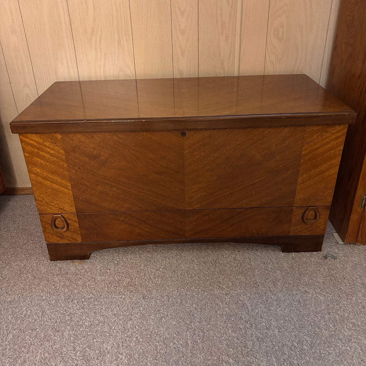 K394 Vintage wooden chest with drawer (no key)
