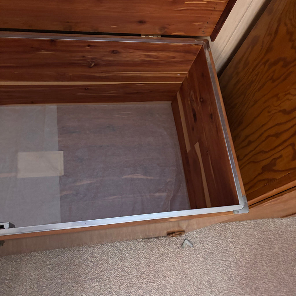 K394 Vintage wooden chest with drawer (no key)