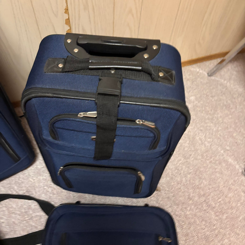 K501 4 Piece Luggage Grouping
