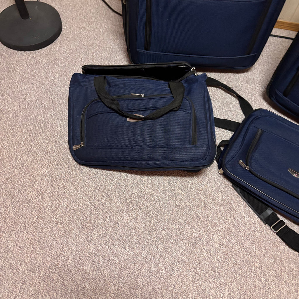 K501 4 Piece Luggage Grouping