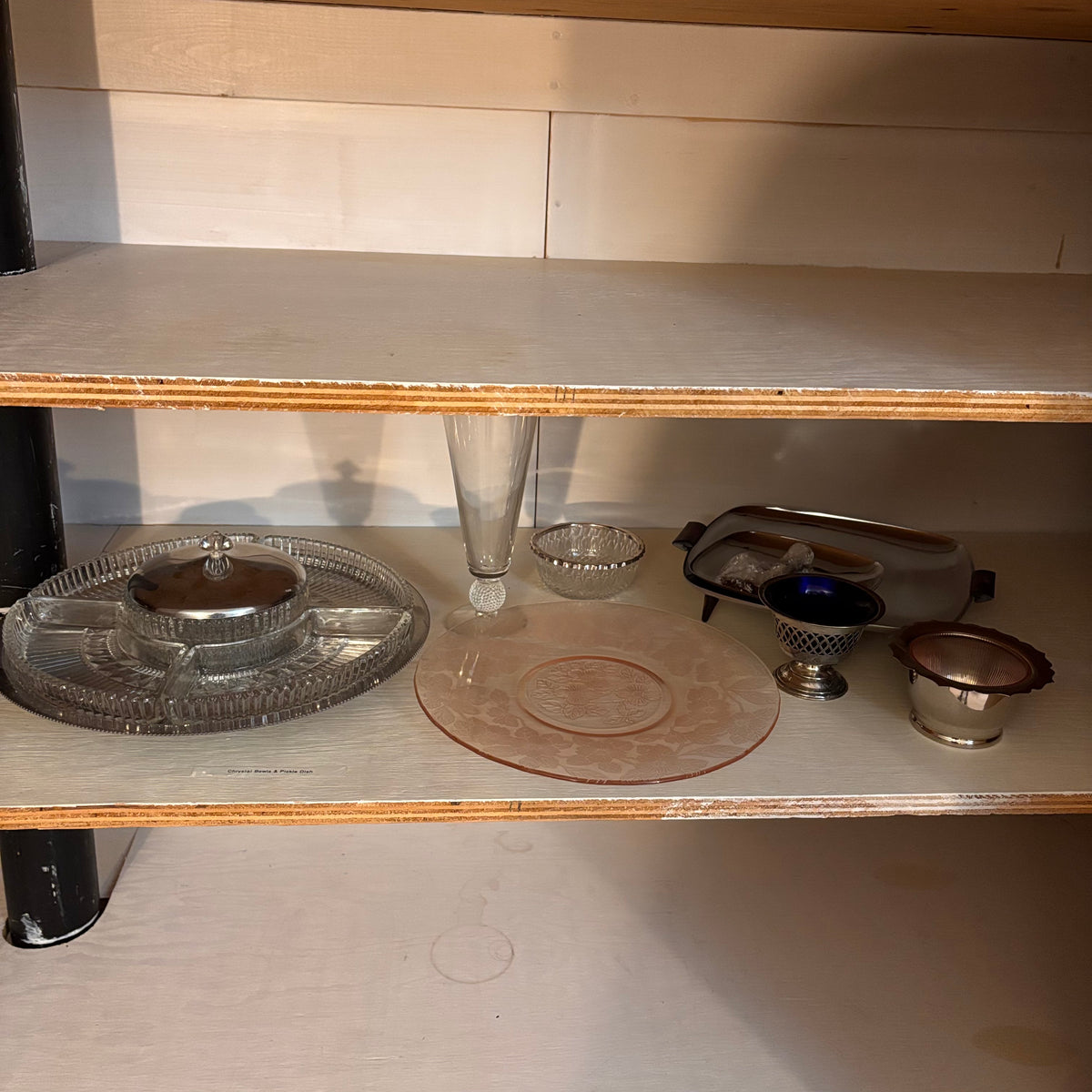 K513 Vintage Glass Grouping (depression glass plate and more)