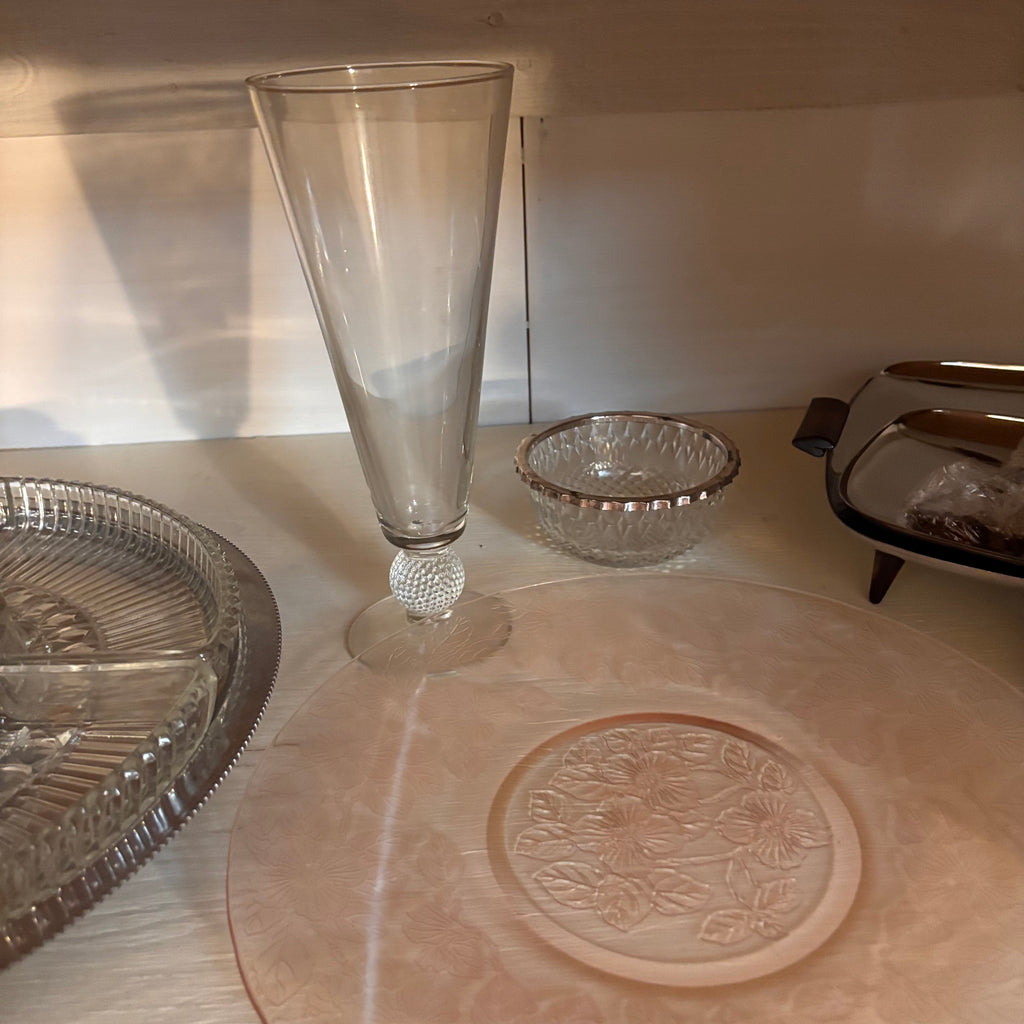 K513 Vintage Glass Grouping (depression glass plate and more)