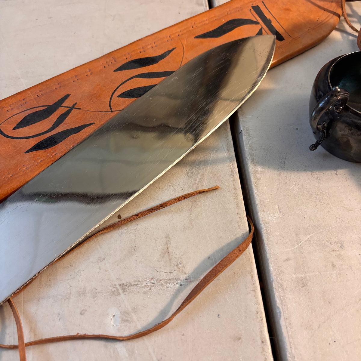 K520 Busque La Marca Colima (Guatemalan machete with sheath, 18" long)