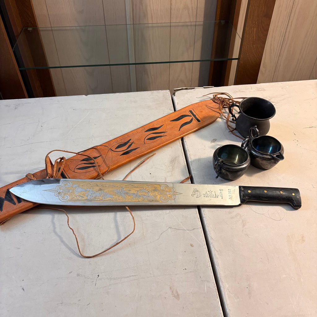 K520 Busque La Marca Colima (Guatemalan machete with sheath, 18" long)