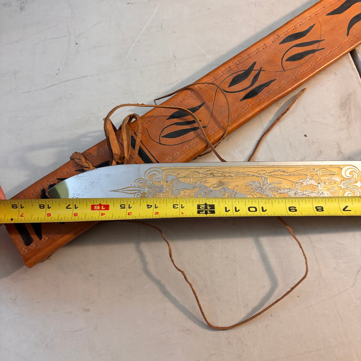 K520 Busque La Marca Colima (Guatemalan machete with sheath, 18" long)