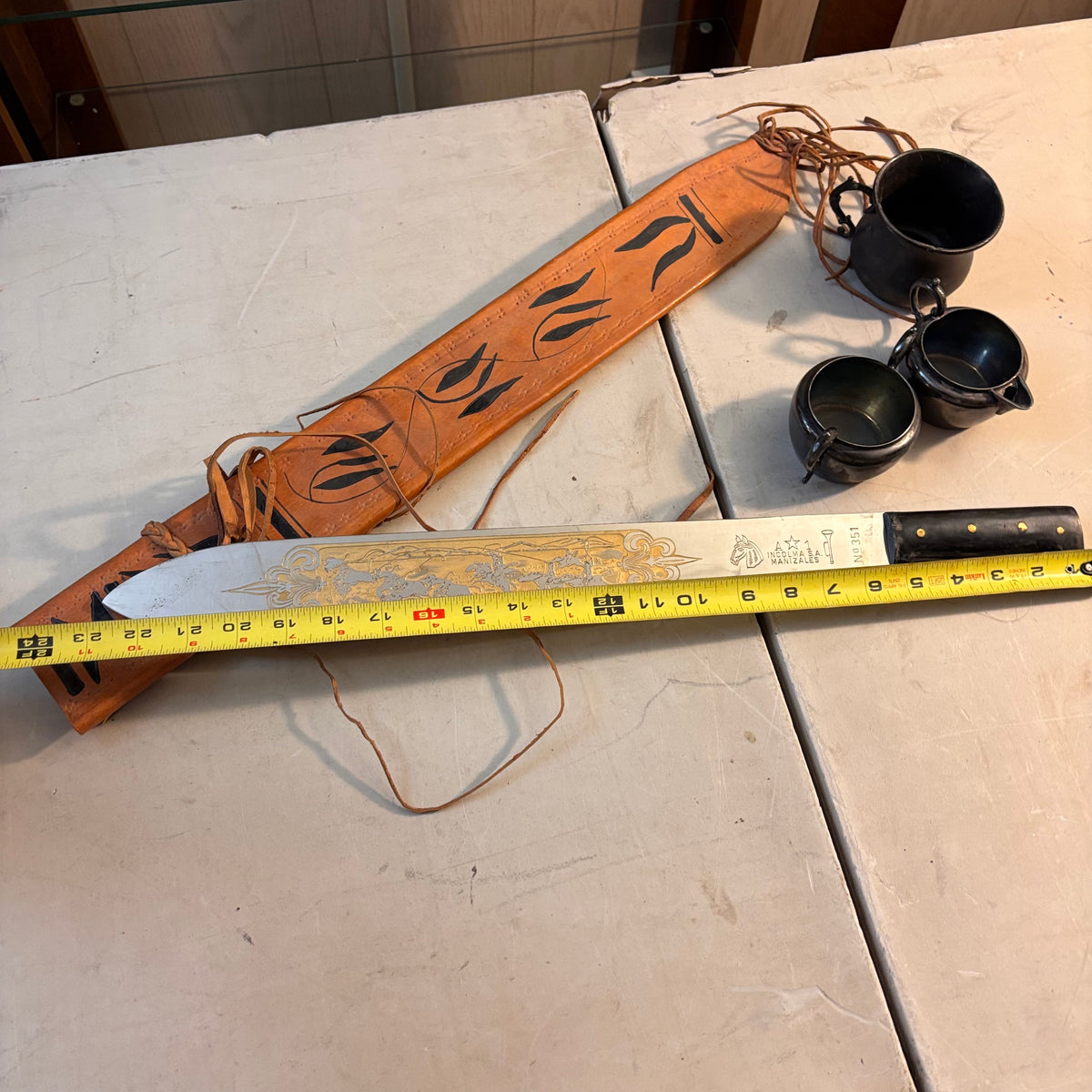K520 Busque La Marca Colima (Guatemalan machete with sheath, 18" long)