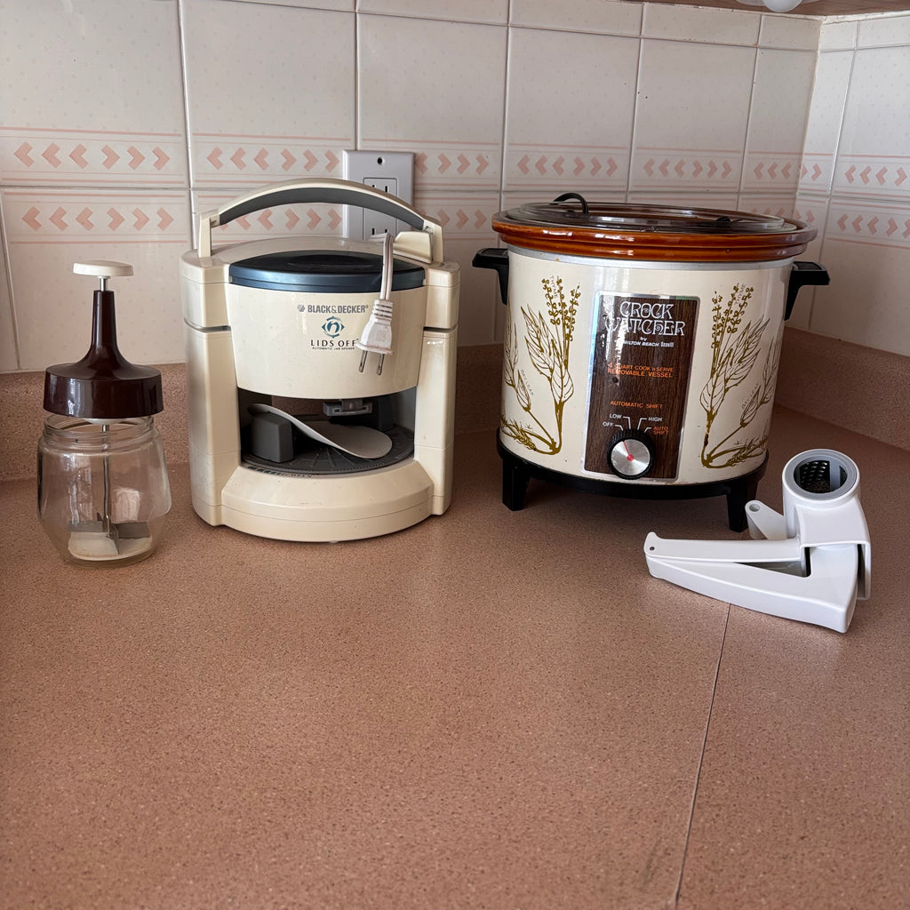 K524 Kitchen Grouping (crock pot and more)