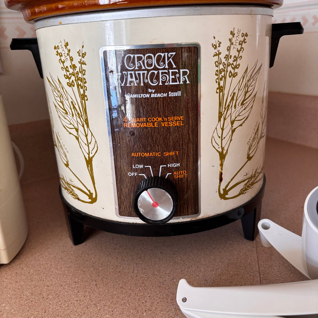 K524 Kitchen Grouping (crock pot and more)