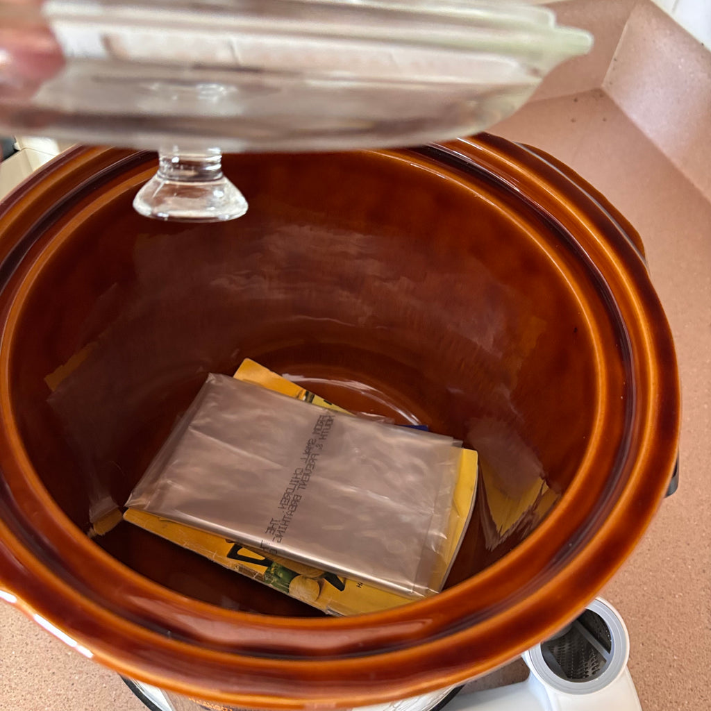 K524 Kitchen Grouping (crock pot and more)