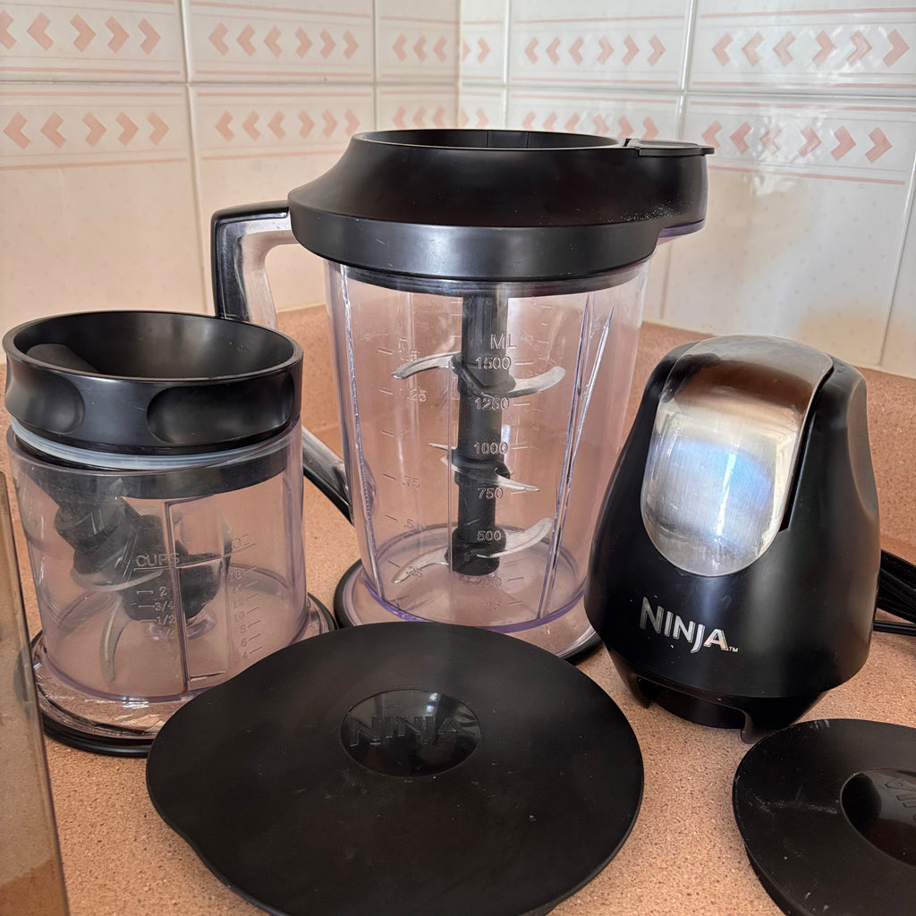 K525 Kitchen Grouping (hand mixer and more)