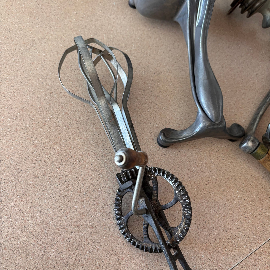 K526 Vintage Kitchen Gadget Grouping (egg beater and more)