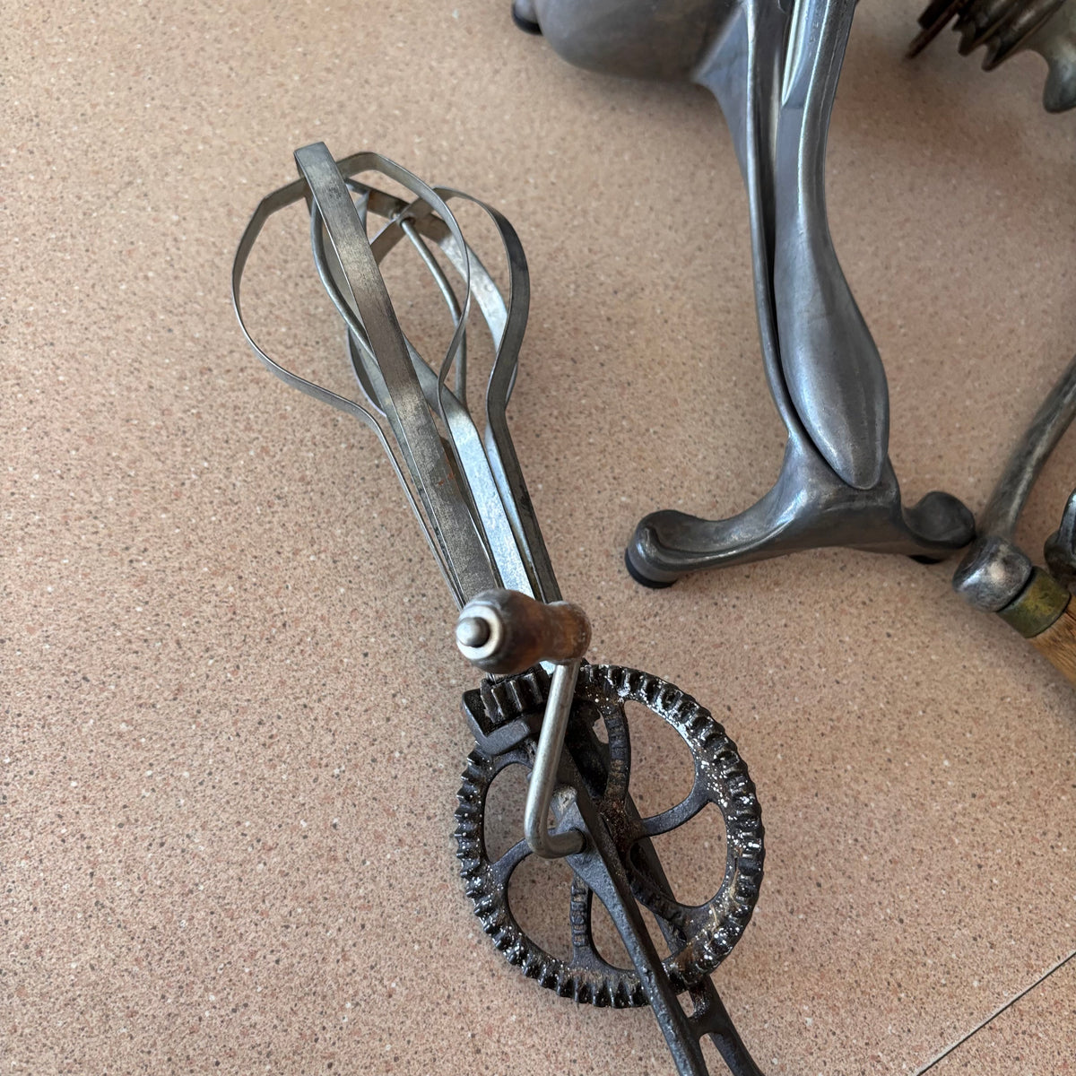K526 Vintage Kitchen Gadget Grouping (egg beater and more)