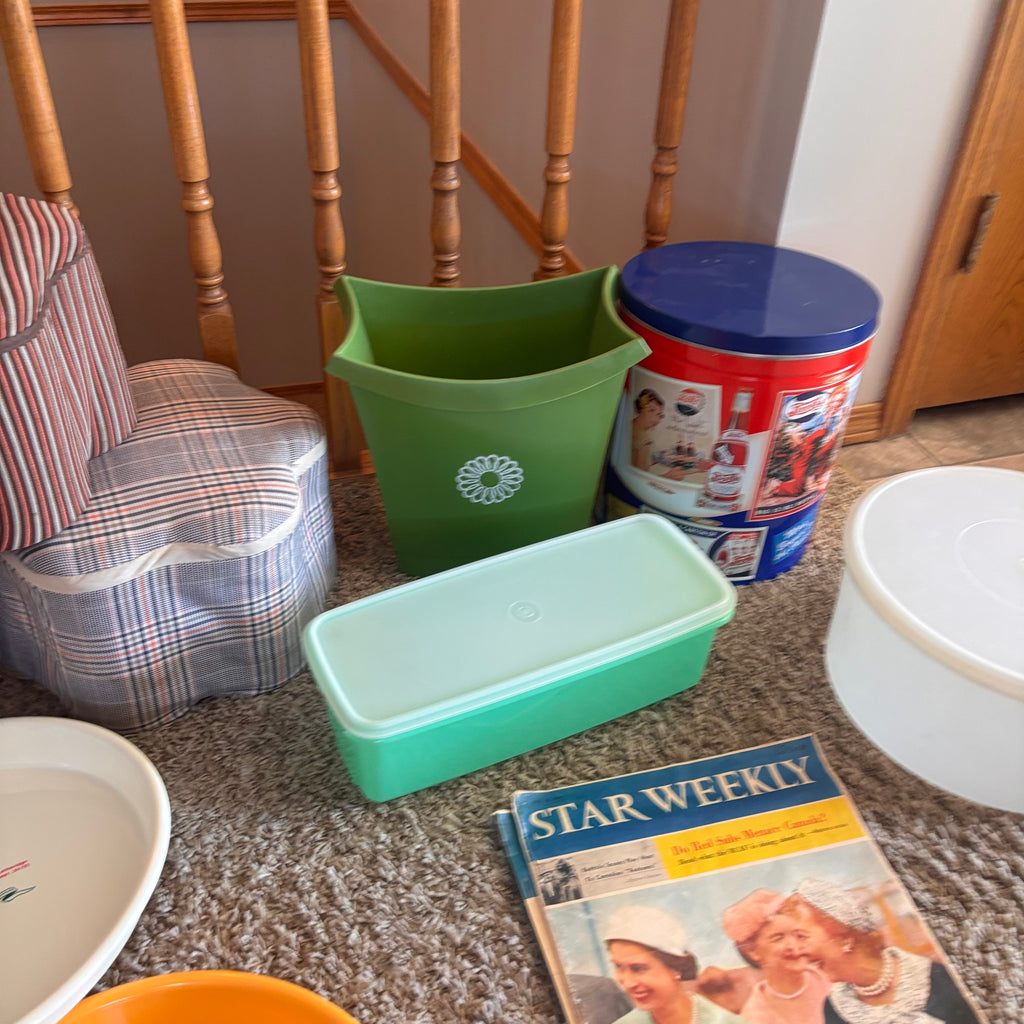 K527 Vintage Tupperware and More Grouping