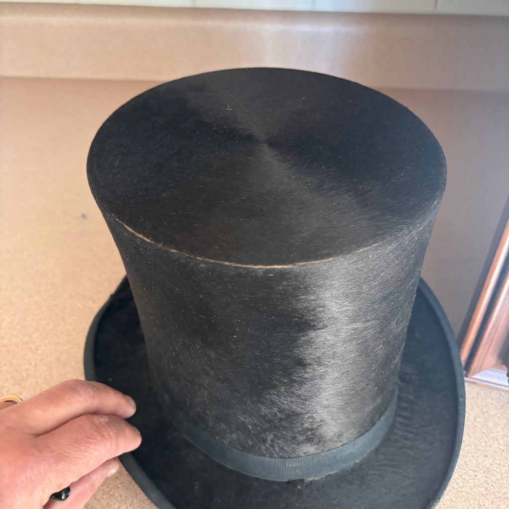 K529 Vintage Grouping (framed artwork and top hat)