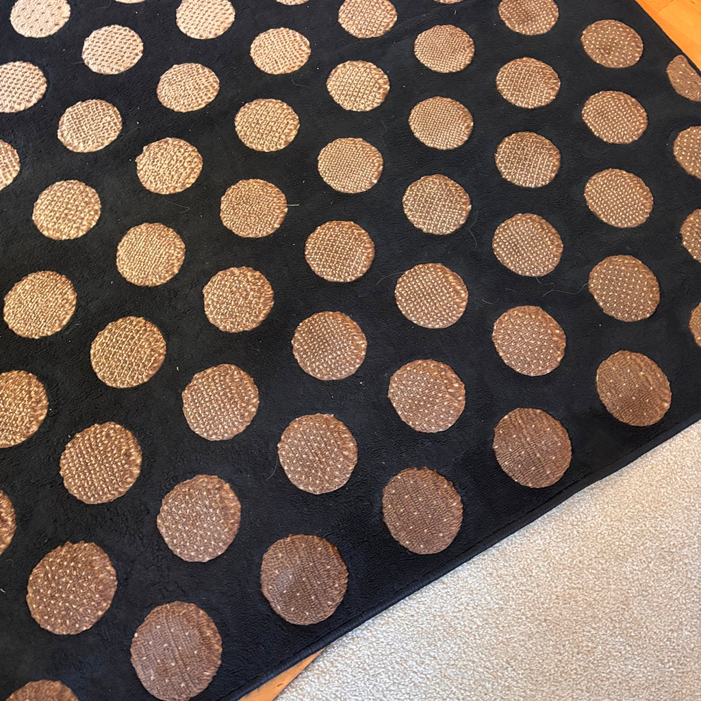X203 Vintage Extacy dotted area rug
