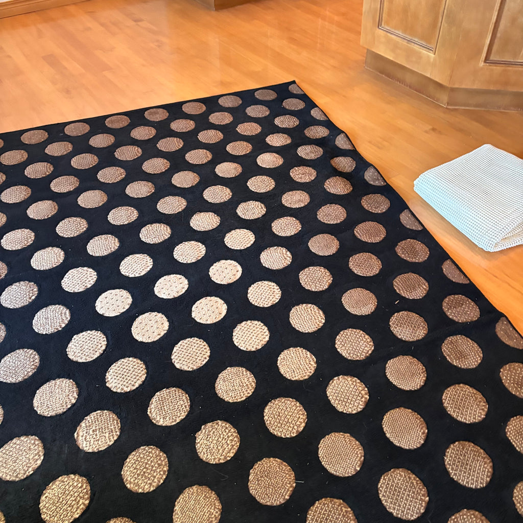 X203 Vintage Extacy dotted area rug