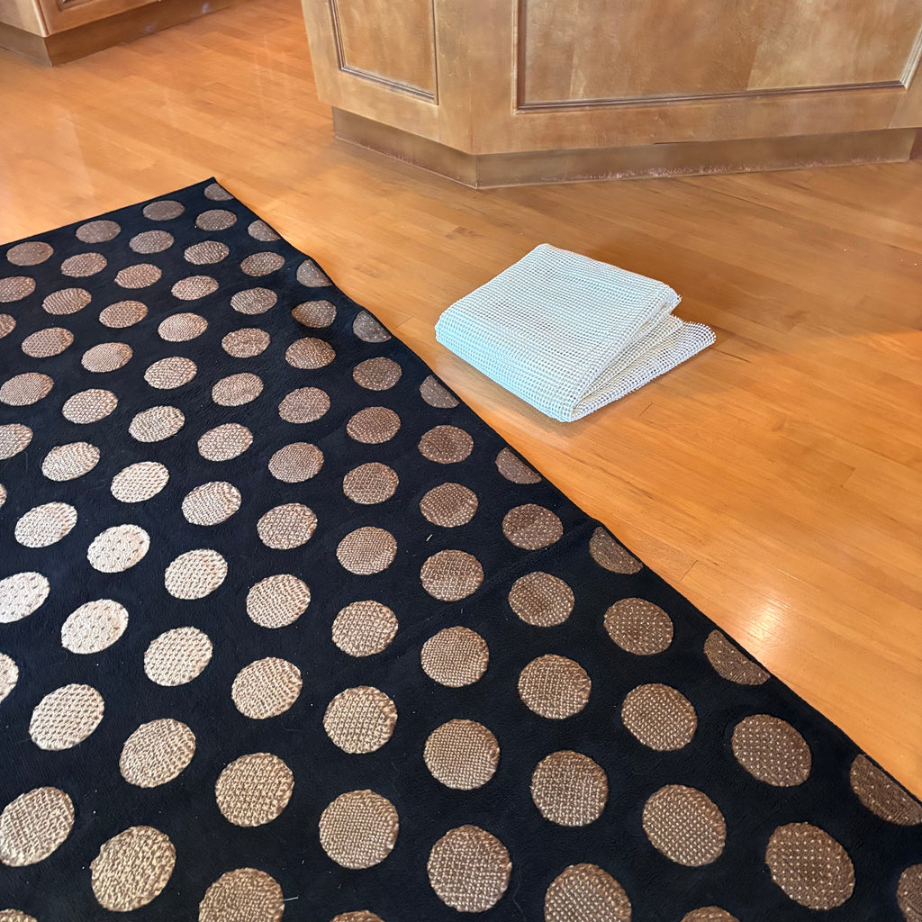 X203 Vintage Extacy dotted area rug
