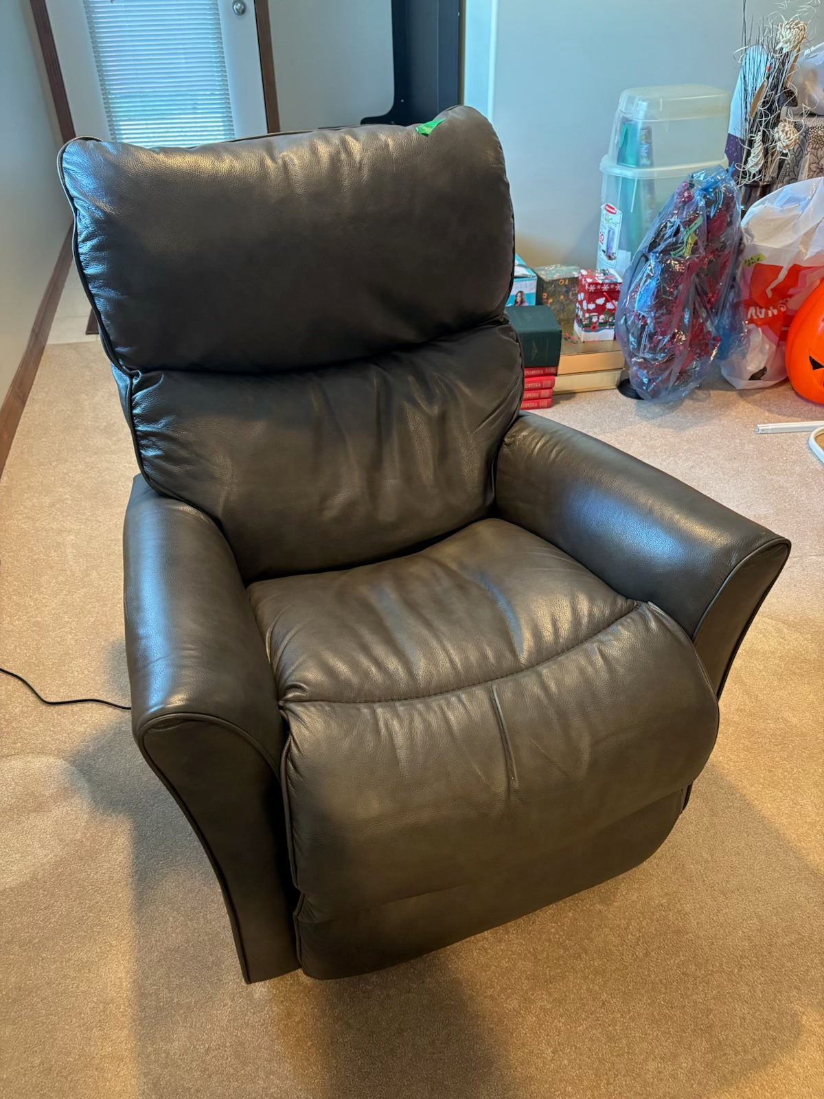 X102 La-Z-Boy grey leather electric recliner