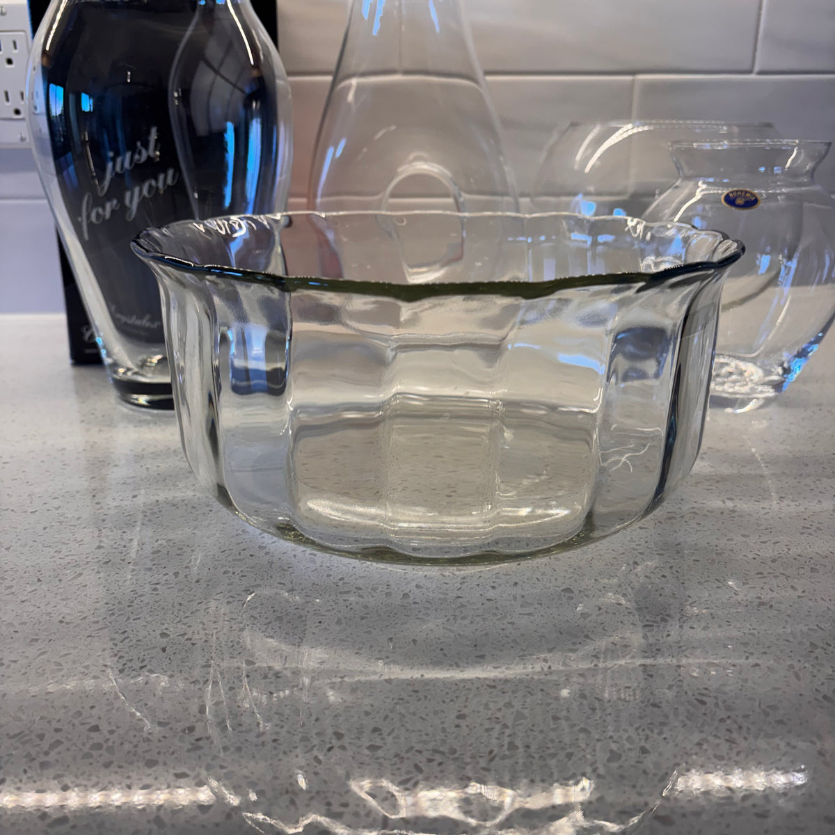 X206 Clear Glassware Grouping (vases and more)