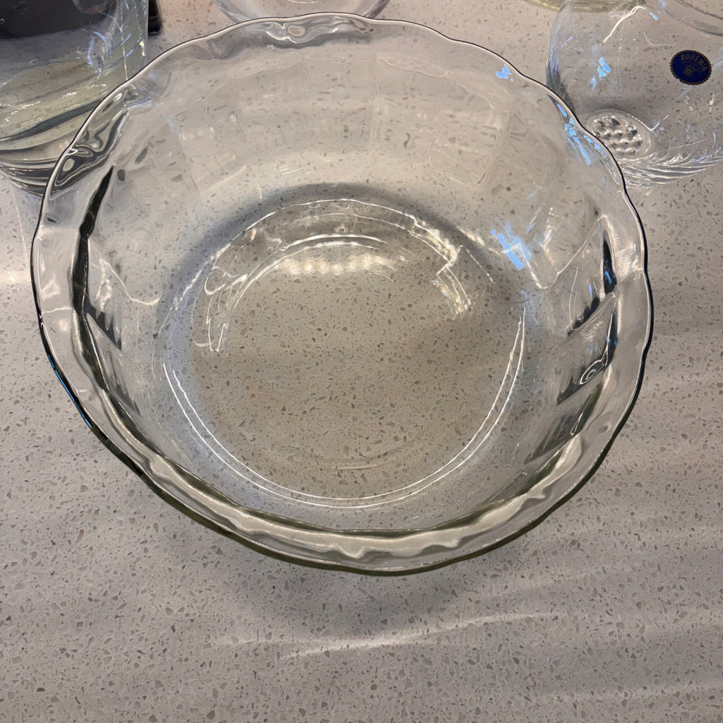 X206 Clear Glassware Grouping (vases and more)