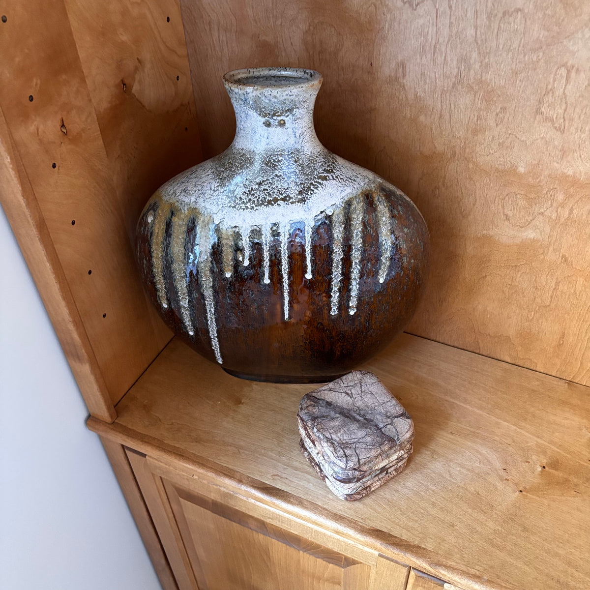 X208 Large Pottery Vase and 6 coasters