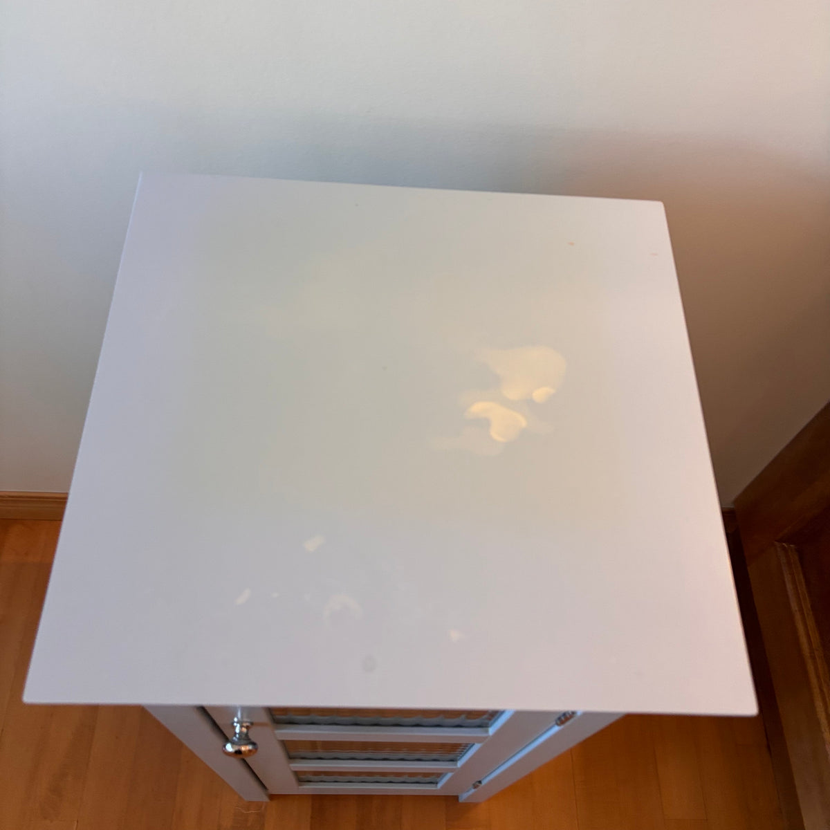 X209 Light blue Wooden farmhouse style glass door cabinet (mark on top)