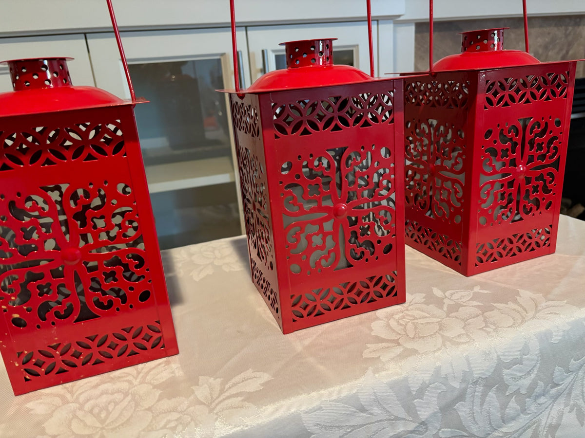 X109 Modern red lantern grouping