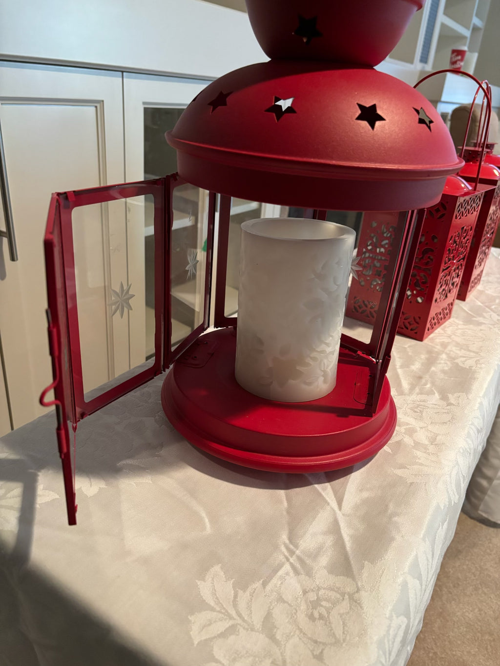 X109 Modern red lantern grouping
