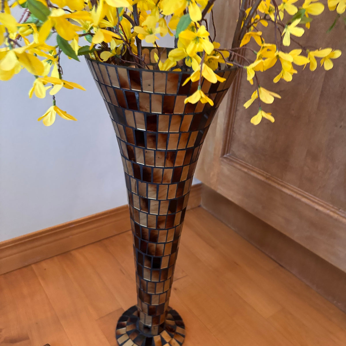 X216 Floral Decor Grouping (wall hanging and vase)