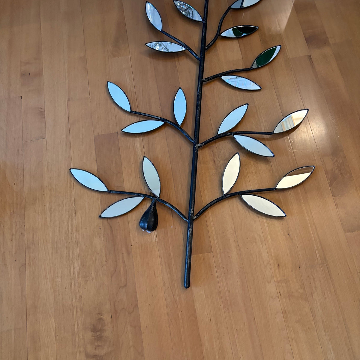 X218 Floral Decor Grouping (mirrored wall hanging and more)