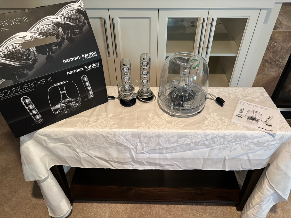 X111 Harman/Kardon Soudsticks III Multimedia speaker system