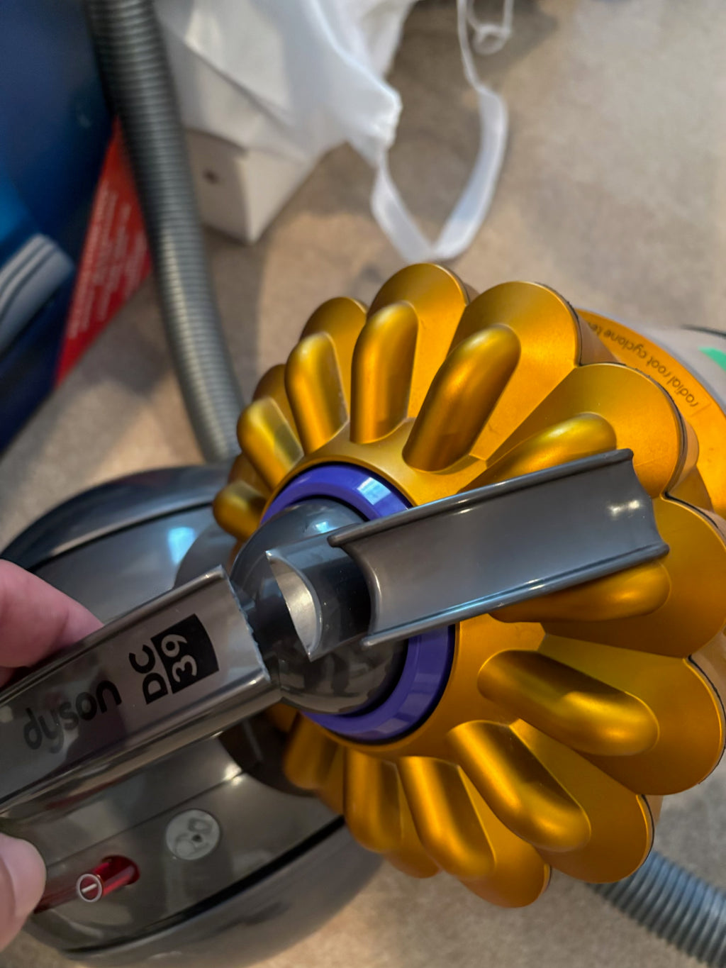X121 Dyson DC39 Big Ball Vacuum