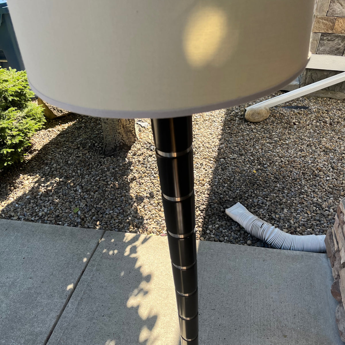 X312 Floor lamp with metal base (62" high)